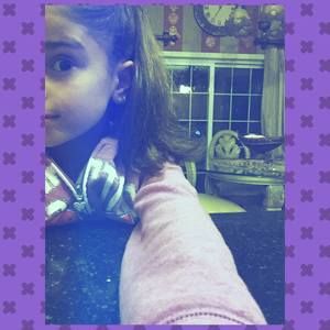 Meet your Posher, Izel